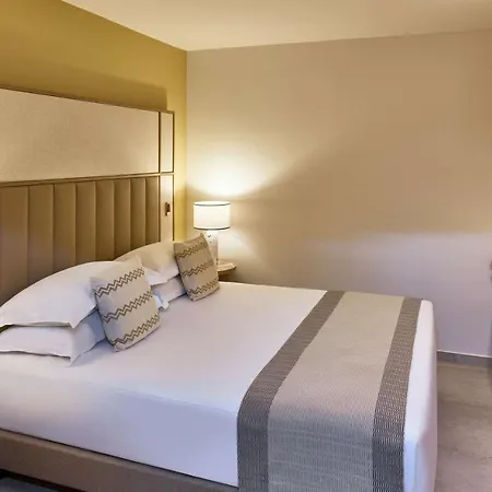 Conrad Laguna Sardinia Üdülőközpont 5*