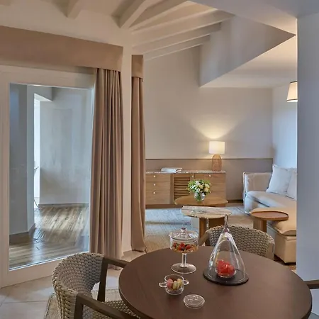 Conrad Laguna Sardinia 5* קיה