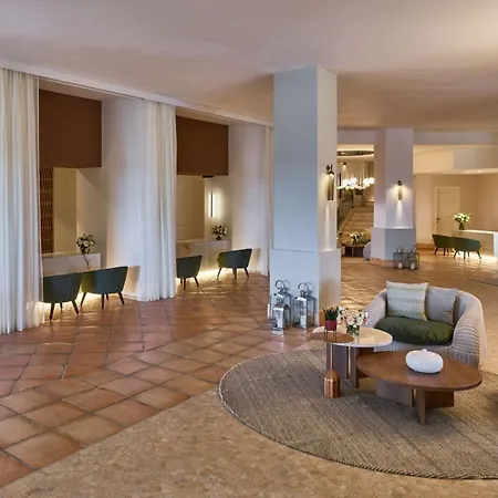 Conrad Laguna Sardinia 5* キア