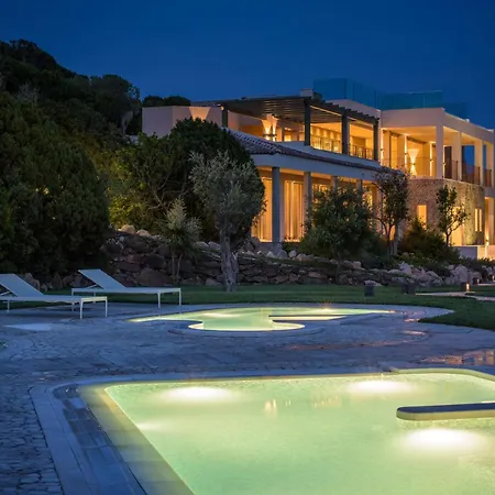 Üdülőközpont Conrad Laguna Sardinia 5*