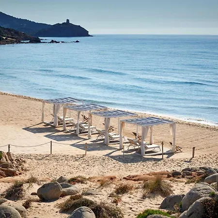 Conrad Laguna Sardinia אתר נופש 5*