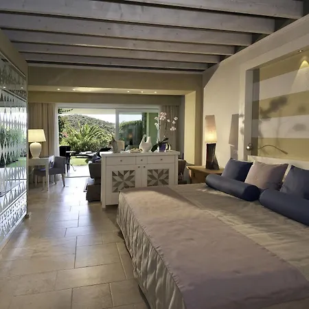 Conrad Laguna Sardinia Üdülőközpont 5*