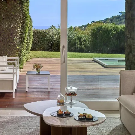 Conrad Laguna Sardinia 5*