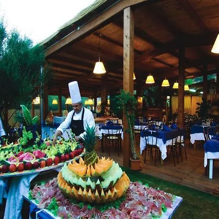 Conrad Laguna Sardinia אתר נופש קיה